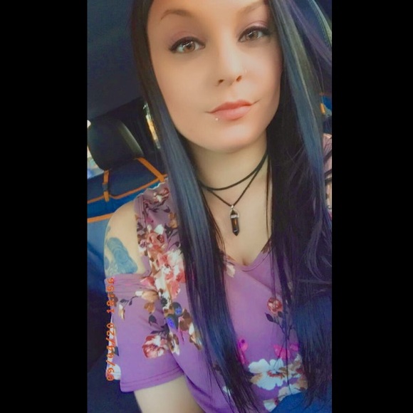 Meet your Posher, Andrea 💀 - Picture 3 of 6